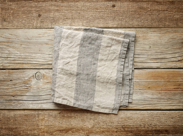 servilleta de lino plegada - Foto, imagen