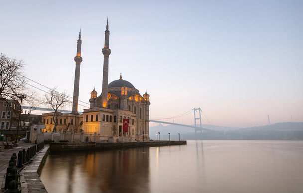Buyuk Mecidiye Mosque in Ortakoy District, Istanbul, Turkey - Fotografie, Obrázek