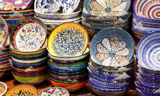 Türkische Keramik im großen Basar, Istanbul, Türkei - Foto, Bild