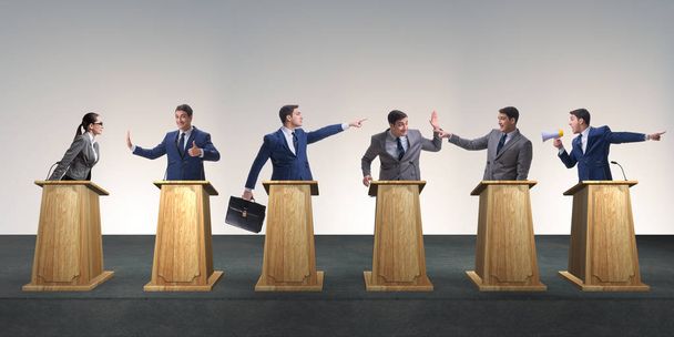 Politici die deelnemen aan het politieke debat - Foto, afbeelding