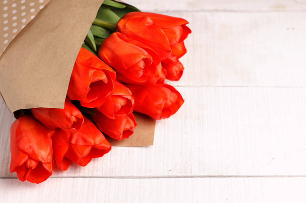 букет тюльпанов на белом фоне
 - Фото, изображение
