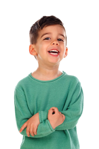 uśmiechający się mały chłopiec w zielone ubrania na białym tle - Zdjęcie, obraz