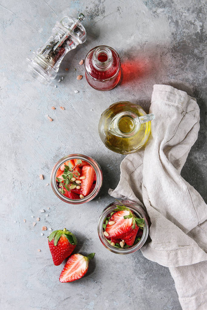 Beetroot and strawberry salad - Fotografie, Obrázek