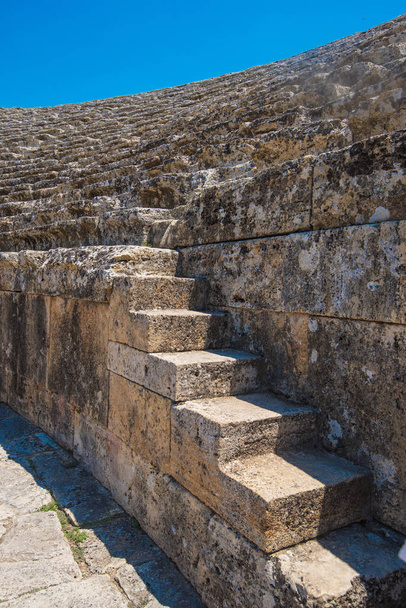 Ρωμαϊκό Αμφιθέατρο στα ερείπια της Ιεράπολης - Φωτογραφία, εικόνα