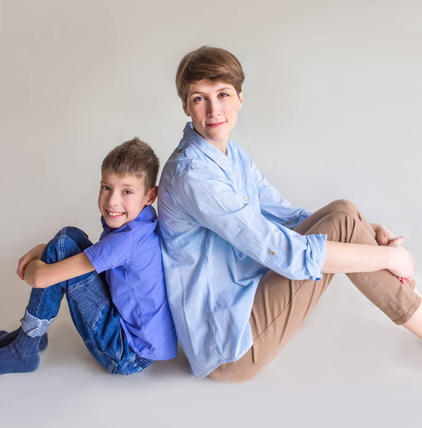 Mothers Day concept: Happy smiling mother and son - Foto, imagen