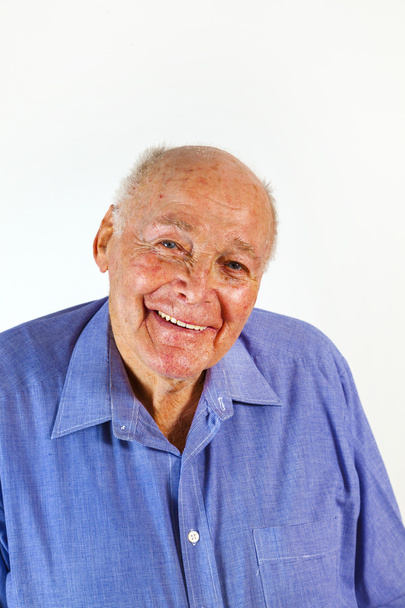 portrét smát šťastný starší muž - Fotografie, Obrázek