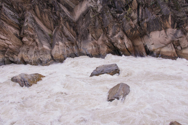 Tiger leaping gorge located north of Lijiang city, Yunnan Provin - Photo, Image