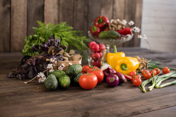 Verse gezonde biologische groenten. Voedsel achtergrond - Foto, afbeelding