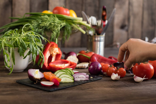 Свіжі здорові органічні овочі. Фундамент їжі
 - Фото, зображення