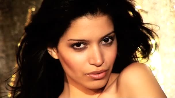Portré egy szép fiatal latin lány részlete - Felvétel, videó