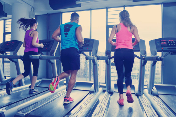 Group of people running on treadmills - Fotografie, Obrázek