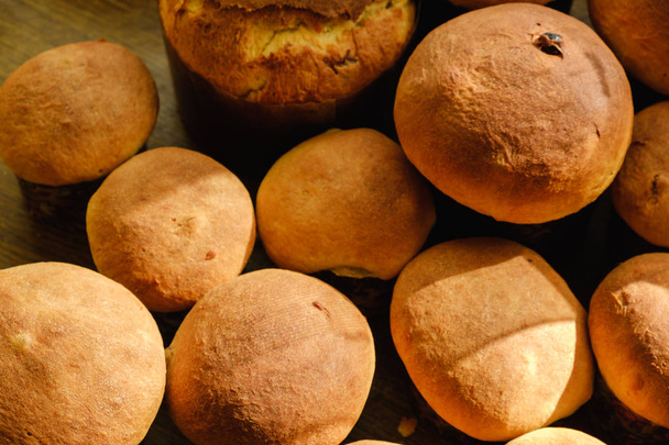 Baked dough raisins buns easter cake close-up - Фото, изображение