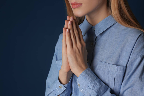 Religious young woman praying - Fotoğraf, Görsel