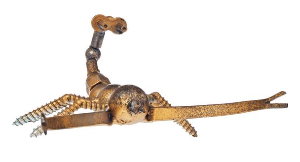 Scorpion fait à la main à partir de pièces de voiture et de moto, élément de roulement
 - Photo, image