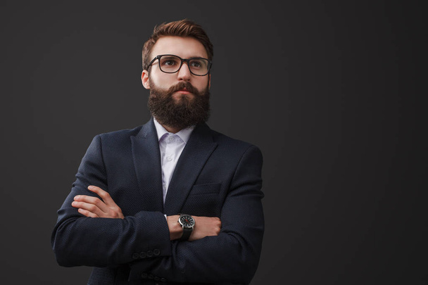 Trendy bearded man in suit - Foto, Imagem
