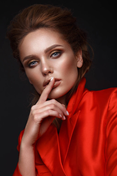 Beautiful sexy girl with sensual lips, fashion hair,red dress and accessories. Beauty face. - Foto, afbeelding