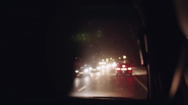 Čelní okno auto v noci rušné dopravní - Záběry, video