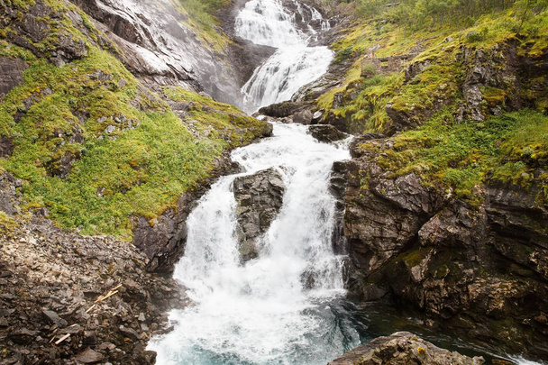 ノルウェーの滝 - 写真・画像