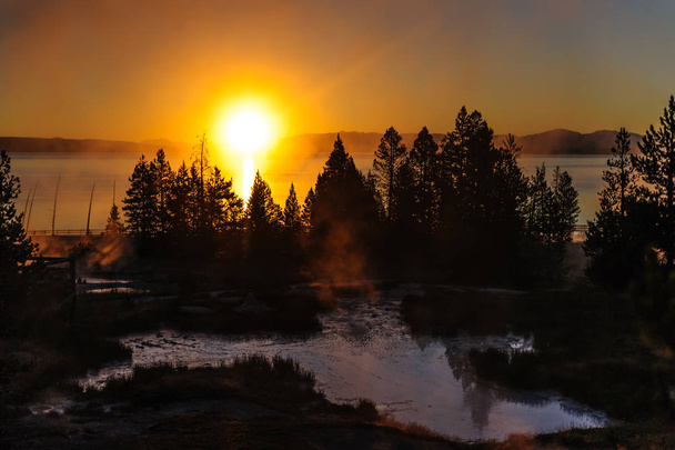 Sonnenaufgang im Westen - Foto, Bild