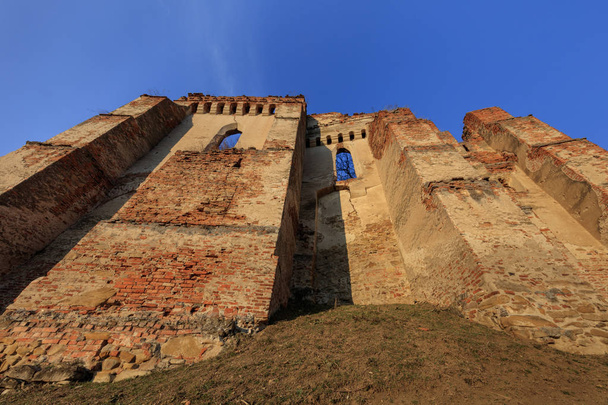 La fortezza Slimnic. Transilvania, Romania
  - Foto, immagini