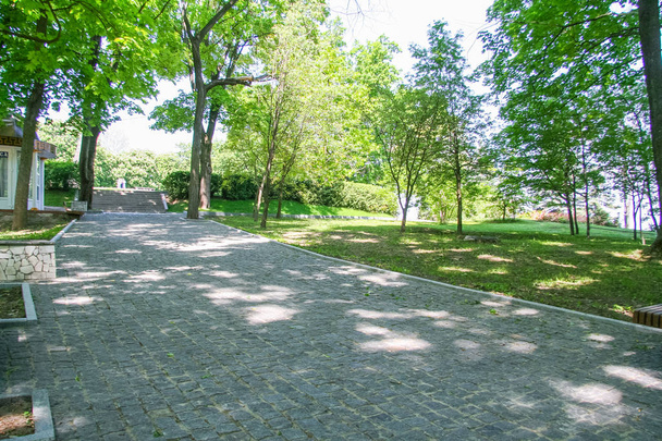 Territorium des Denkmals - das Grab von Taras Schewtschenko - Foto, Bild
