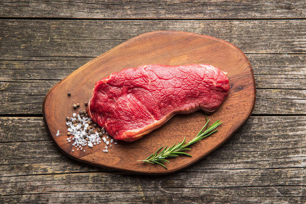 Fresh raw beef meat. - Zdjęcie, obraz