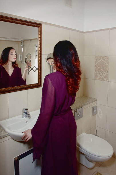 Beautiful sexy woman in a  bathroom - Foto, Imagem