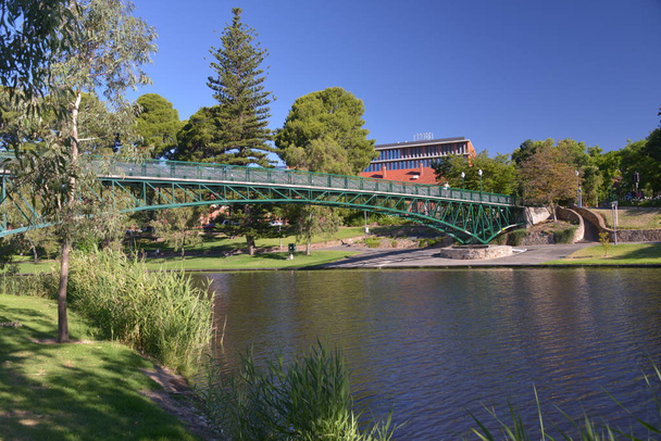 Adelaide Festival Centre & Torrens River - Foto, Bild