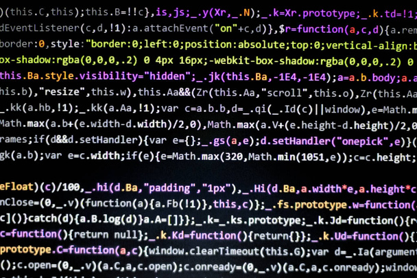 Close up van de code van de webpagina van de computer binnen HTML-bestand. - Foto, afbeelding