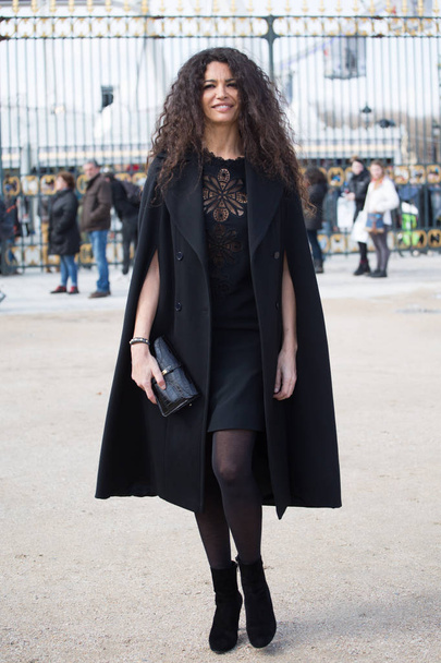 PARIS, FRANCE - MARCH 5, 2016: Afef Jnifen is seen arriving at Elie Saab Fashion Show during Paris Fashion Week : Womenswear Fall Winter 2016/2017 - Foto, immagini