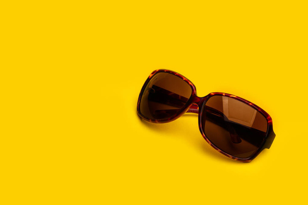 Plastic frame Elegant vintage sunglasses - Foto, Imagem