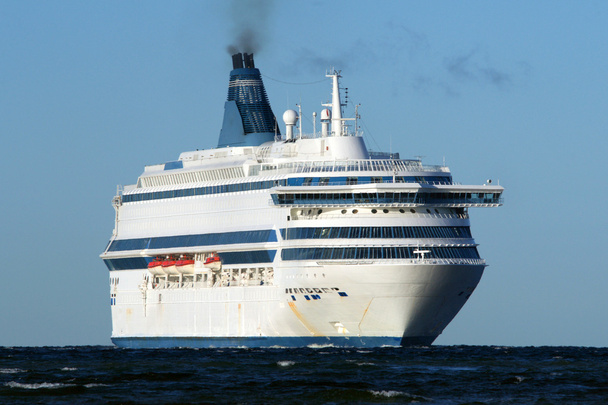 ferry blanco
 - Foto, Imagen