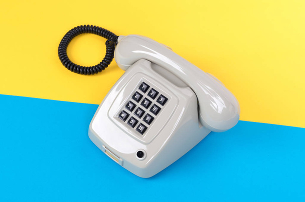Teléfono gris vintage
 - Foto, imagen