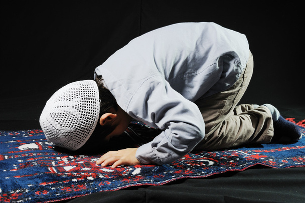 muszlim fiú - Fotó, kép