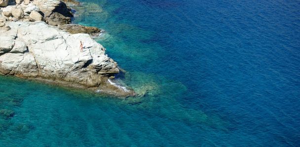Festői kilátással a kréta sziklás partvidék, Heraklion, Görögország - Fotó, kép