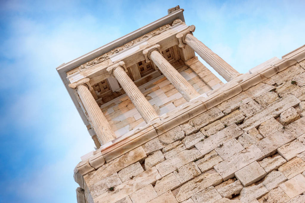 Partenón sobre la Acrópolis de Atenas
 - Foto, imagen