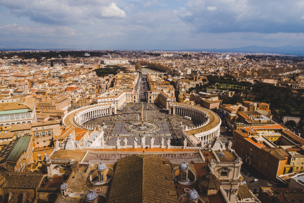 vue aérienne de la célèbre place Saint-Pierre, Vatican, Italie
 - Photo, image