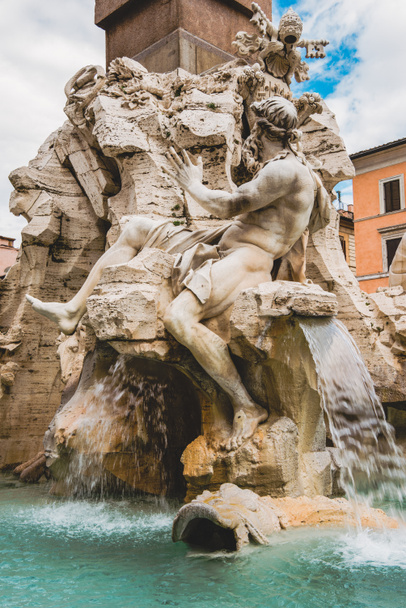 szobrok a régi kút négy folyó, Róma, Olaszország - Fotó, kép