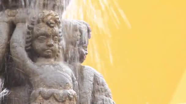Close up to detail in colonial fountain - Кадры, видео