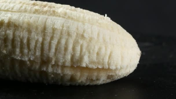 Piel de plátano extrema cerca de material de archivo. Superficie de piel de plátano en macro de cerca con un movimiento de cámara deslizante
 - Metraje, vídeo