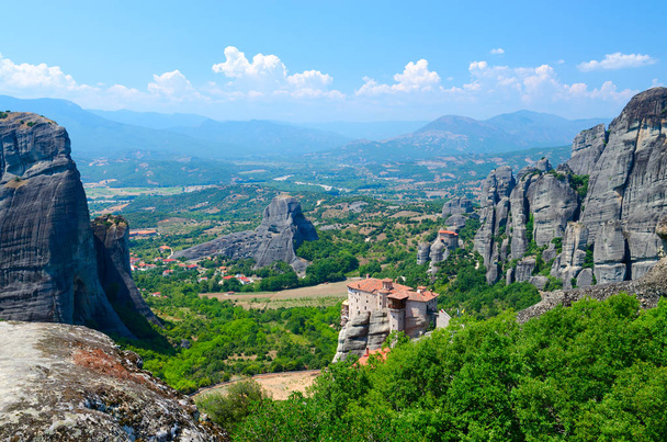 Beautiful view from plateau to Thessaly Valley with grandiose rocks, Meteora, Greece - Photo, Image