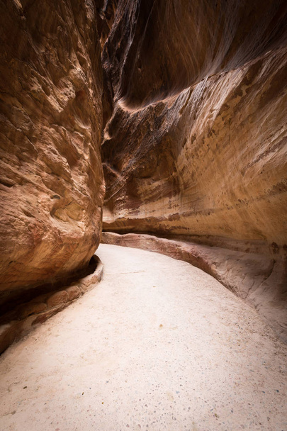 Фантастическая красота ущелья Сик в Петре, Иордания
 - Фото, изображение