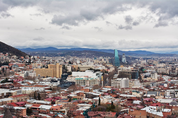 Panoraamanäkymät Tbilisille,
 - Valokuva, kuva