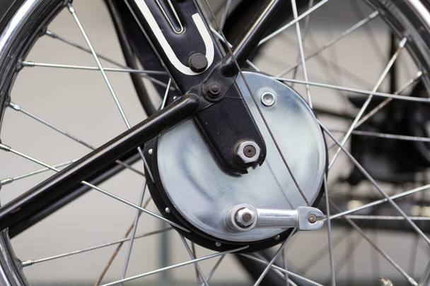 Wheel with shock absorber of an old motorcycle - Фото, зображення