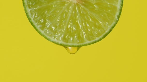 Honey dripping from lemon - Záběry, video