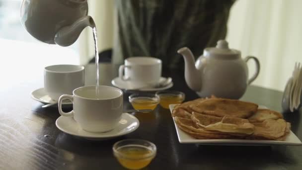 Frühstück in einem Café - Filmmaterial, Video