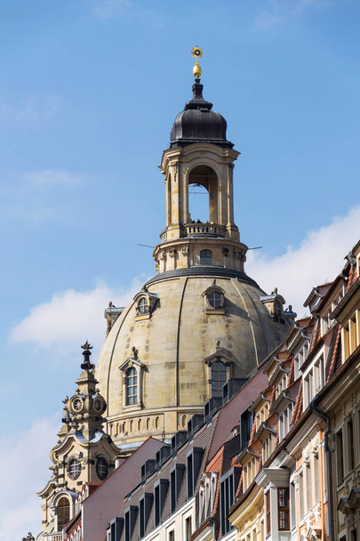 Kopuła kościół Luterański Kościół Marii Panny, Kościół Matki Bożej, w Drezno, Niemcy, słoneczny dzień, niebieski niebo jasne - Zdjęcie, obraz