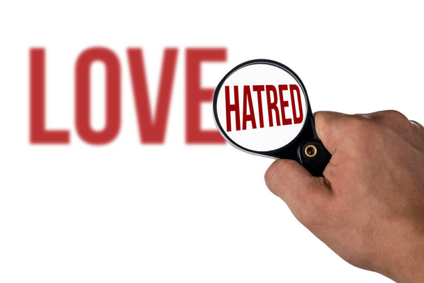 розмиті любовні написи, у збільшувальній скляній ненависті
 - Фото, зображення