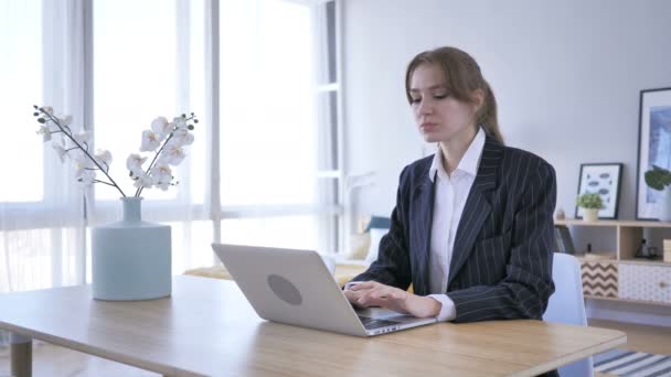 Loss, Frustrated Woman Working on Laptop - Кадри, відео