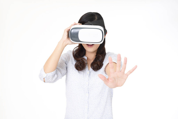 Vrouw met een virtual reality bril - Foto, afbeelding